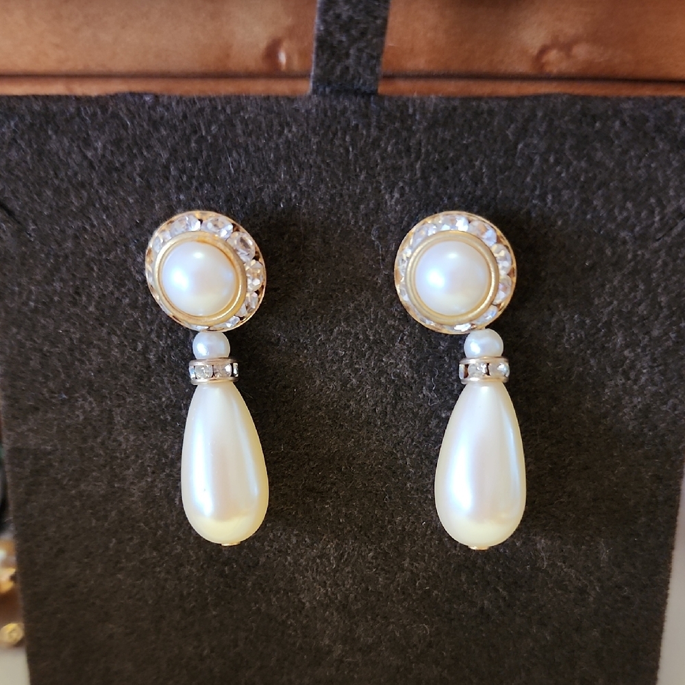 Elegant Pearl Drop Earrings